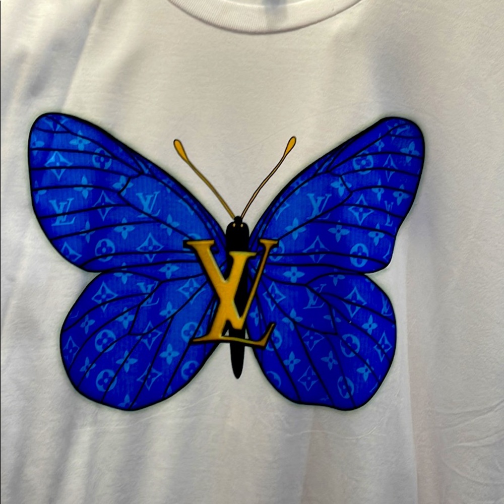 Cute T-shirts.